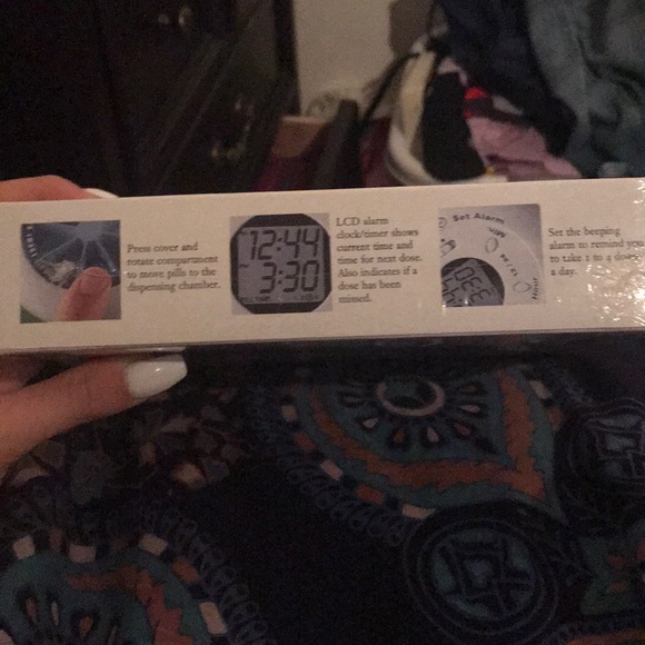 Travel Vitamin and Pill Organizer - Picture 2 of 3